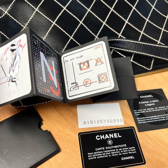 Chanel black leather bag with stitching - Picture 6 of 13